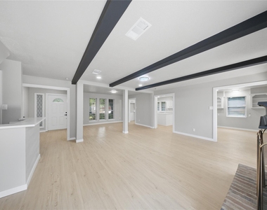 13903 Charlynn Oaks Dr - Photo Thumbnail 7
