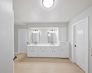 13903 Charlynn Oaks Dr - Photo Thumbnail 22