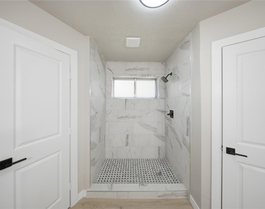 13903 Charlynn Oaks Dr - Photo Thumbnail 21