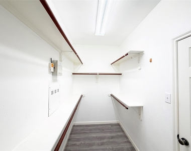 7307 Coldstone Creek Court - Photo Thumbnail 12