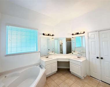 7307 Coldstone Creek Court - Photo Thumbnail 9