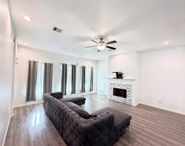 7307 Coldstone Creek Court - Photo Thumbnail 4