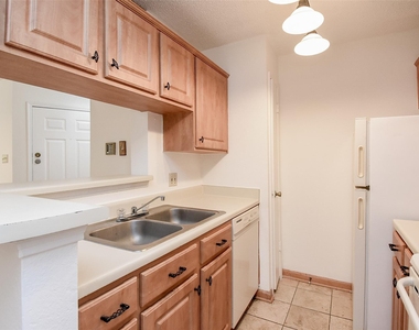 2121 Hepburn Street - Photo Thumbnail 7