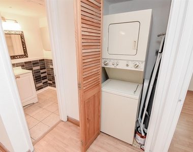 2121 Hepburn Street - Photo Thumbnail 12