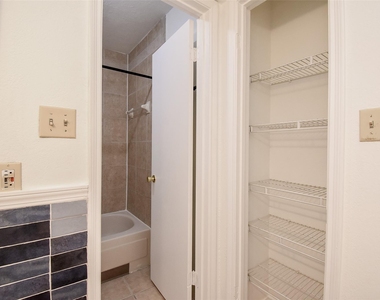 2121 Hepburn Street - Photo Thumbnail 11
