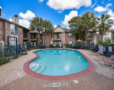 2121 Hepburn Street - Photo Thumbnail 14