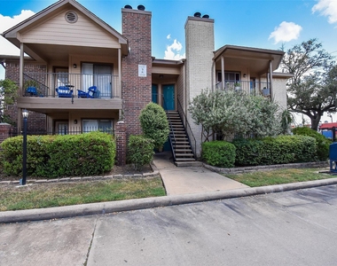 2121 Hepburn Street - Photo Thumbnail 4
