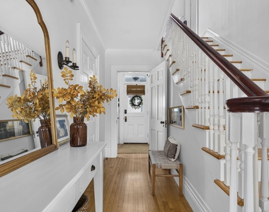 1189 Union - Photo Thumbnail 12