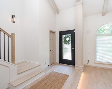 9342 Briar Forest Drive - Photo Thumbnail 3