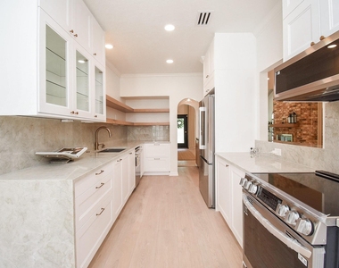 9342 Briar Forest Drive - Photo Thumbnail 19