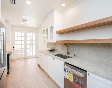 9342 Briar Forest Drive - Photo Thumbnail 17