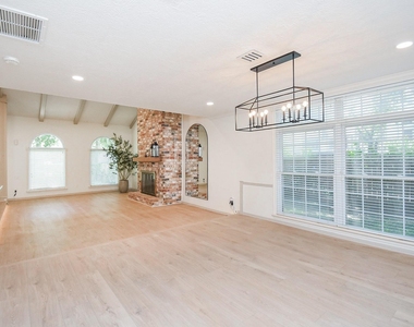 9342 Briar Forest Drive - Photo Thumbnail 13