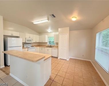 460 Windermere Drive - Photo Thumbnail 2