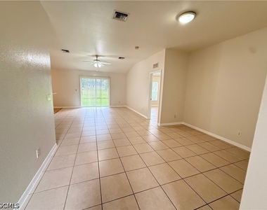 460 Windermere Drive - Photo Thumbnail 4