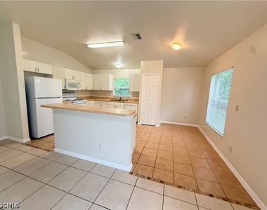 460 Windermere Drive - Photo Thumbnail 3
