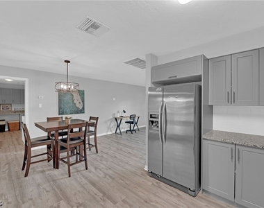 2506 Se 8th Avenue - Photo Thumbnail 20