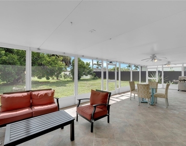 2506 Se 8th Avenue - Photo Thumbnail 6
