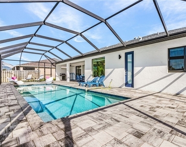 136 Kamal Parkway - Photo Thumbnail 16
