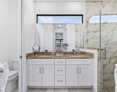 136 Kamal Parkway - Photo Thumbnail 9