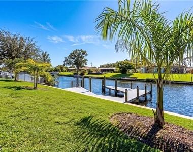 136 Kamal Parkway - Photo Thumbnail 18