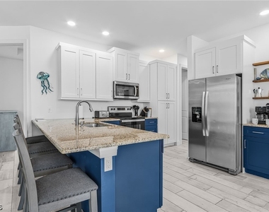 136 Kamal Parkway - Photo Thumbnail 23