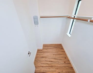 1432 Ennis Street - Photo Thumbnail 35