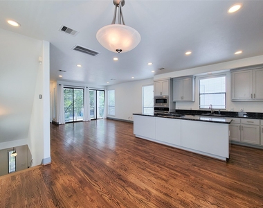 1432 Ennis Street - Photo Thumbnail 4