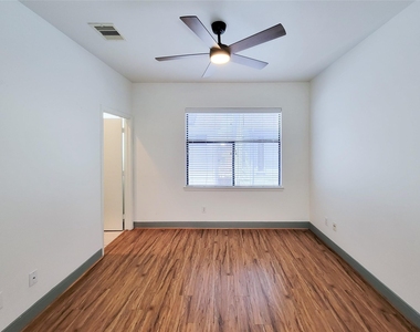 1432 Ennis Street - Photo Thumbnail 28