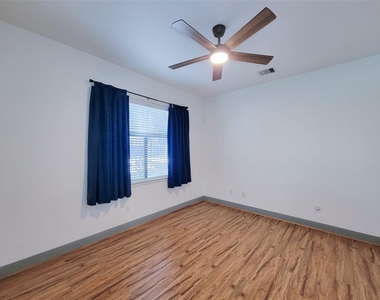 1432 Ennis Street - Photo Thumbnail 32