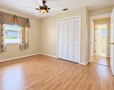 3609 Se 3rd Avenue - Photo Thumbnail 15