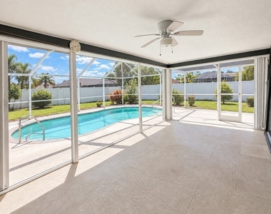 3609 Se 3rd Avenue - Photo Thumbnail 21