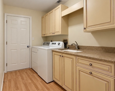 3609 Se 3rd Avenue - Photo Thumbnail 7