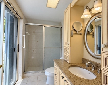 3609 Se 3rd Avenue - Photo Thumbnail 12