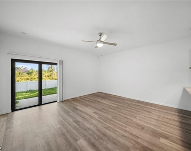 26481 Sandhill Boulevard - Photo Thumbnail 8