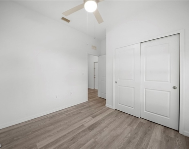 26481 Sandhill Boulevard - Photo Thumbnail 6