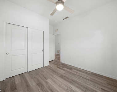 26481 Sandhill Boulevard - Photo Thumbnail 4