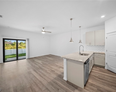 26481 Sandhill Boulevard - Photo Thumbnail 7
