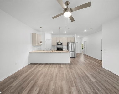 26481 Sandhill Boulevard - Photo Thumbnail 10