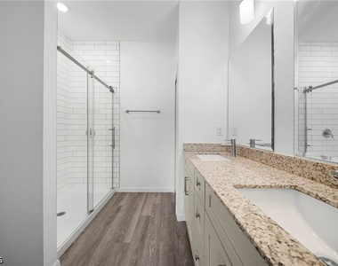 26481 Sandhill Boulevard - Photo Thumbnail 17