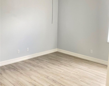 1418 Ne 11th Terrace - Photo Thumbnail 6