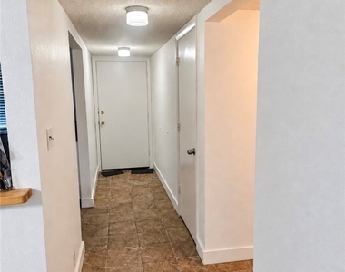 2264 Winkler Avenue - Photo Thumbnail 2