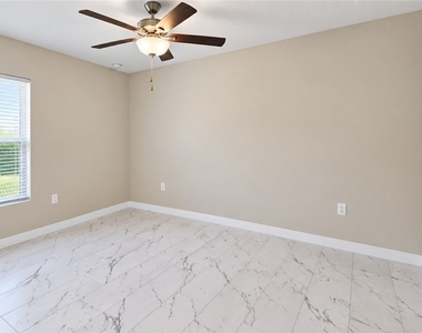 513 Nw 16th Place - Photo Thumbnail 10
