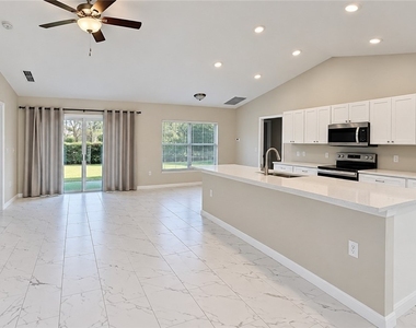 513 Nw 16th Place - Photo Thumbnail 5