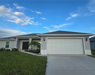 513 Nw 16th Place - Photo Thumbnail 1