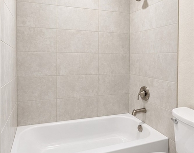 513 Nw 16th Place - Photo Thumbnail 14
