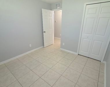 2405 Nobel Avenue - Photo Thumbnail 6