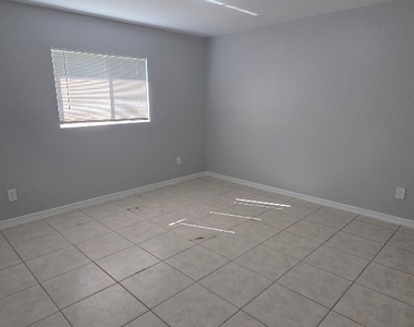 2405 Nobel Avenue - Photo Thumbnail 13