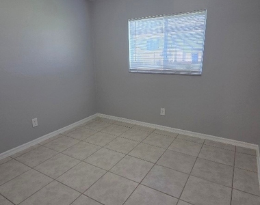 2405 Nobel Avenue - Photo Thumbnail 5