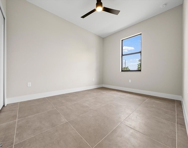 934 Jaguar Boulevard - Photo Thumbnail 15