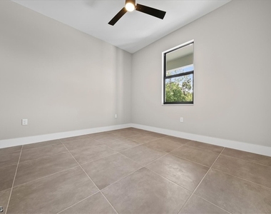 934 Jaguar Boulevard - Photo Thumbnail 13